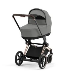 CYBEX E-PRIAM Kinderwagen Mirage Grey Bundle New Generation Inkl. 8 Zubehörartikel -Roba Verkäufe 2024 cyb 23 int y225 e priam cot rogo migr print medium