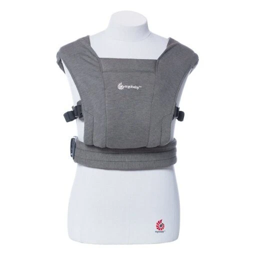 Ergobaby Embrace Heather Grey Babytrage Für Neugeborene -Roba Verkäufe 2024 embrace heathergrey bcemagry ifi 1