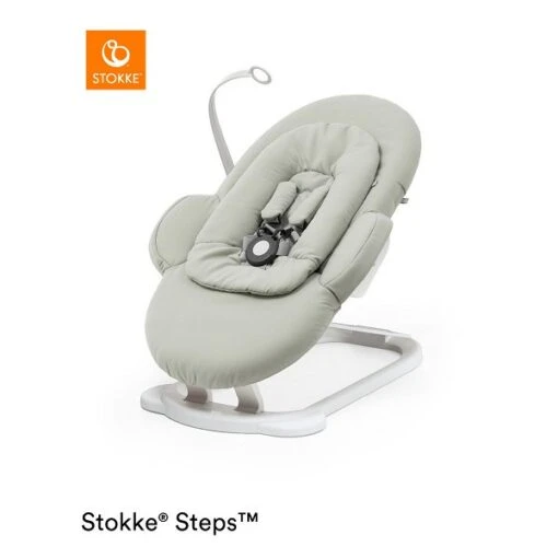 Stokke® Steps™ Bouncer Soft Sage Gestell Weiß -Roba Verkäufe 2024 steps bnc white softsage tyhng 221011 8i0323 floor rt